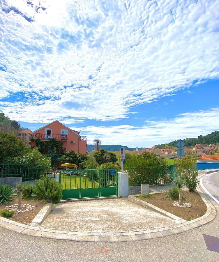 Casa Erceg Amor Vincit Omnia Skradin Esterno foto