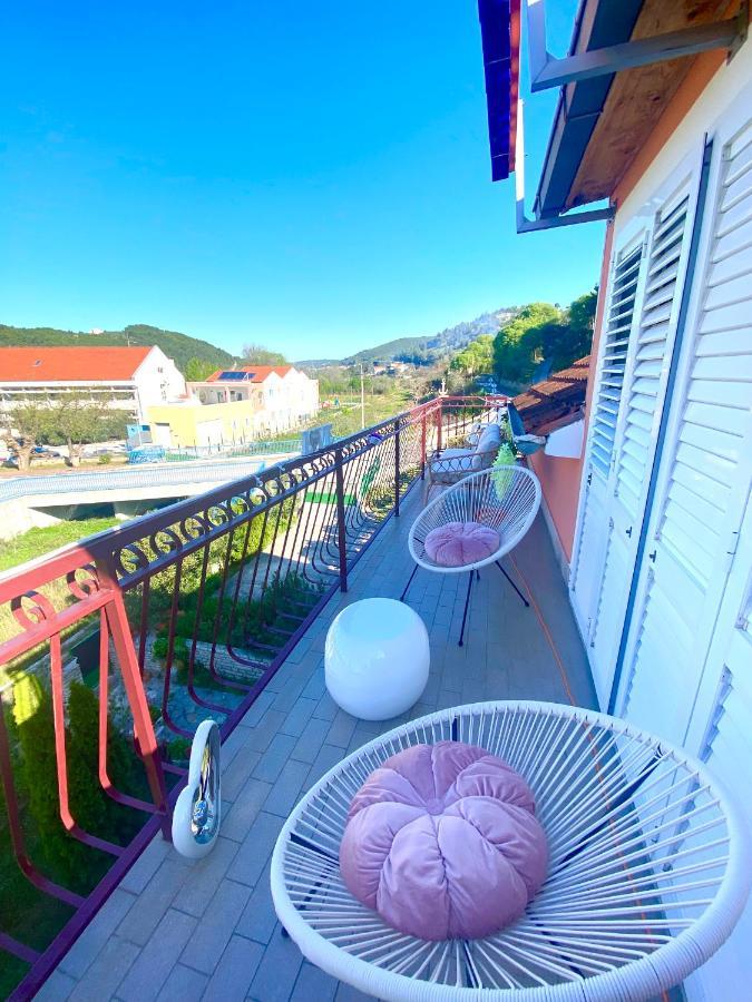 Casa Erceg Amor Vincit Omnia Skradin Esterno foto