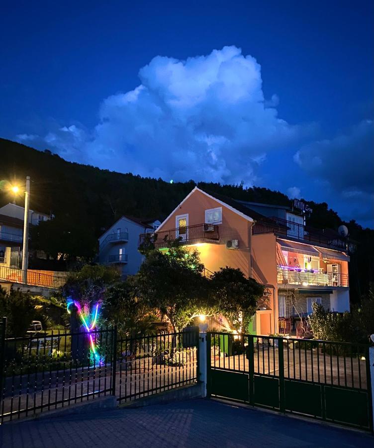 Casa Erceg Amor Vincit Omnia Skradin Esterno foto