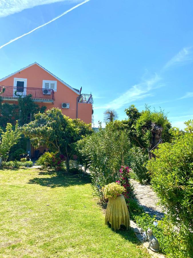 Casa Erceg Amor Vincit Omnia Skradin Esterno foto
