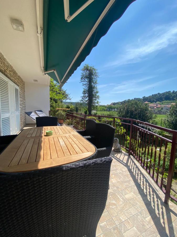 Casa Erceg Amor Vincit Omnia Skradin Esterno foto