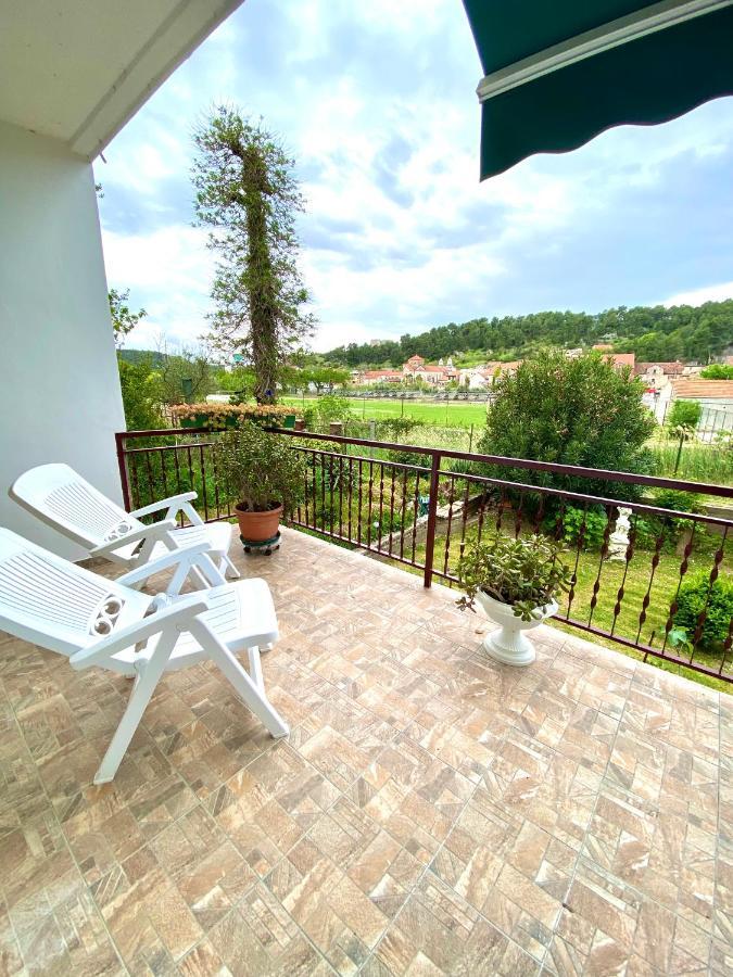 Casa Erceg Amor Vincit Omnia Skradin Esterno foto