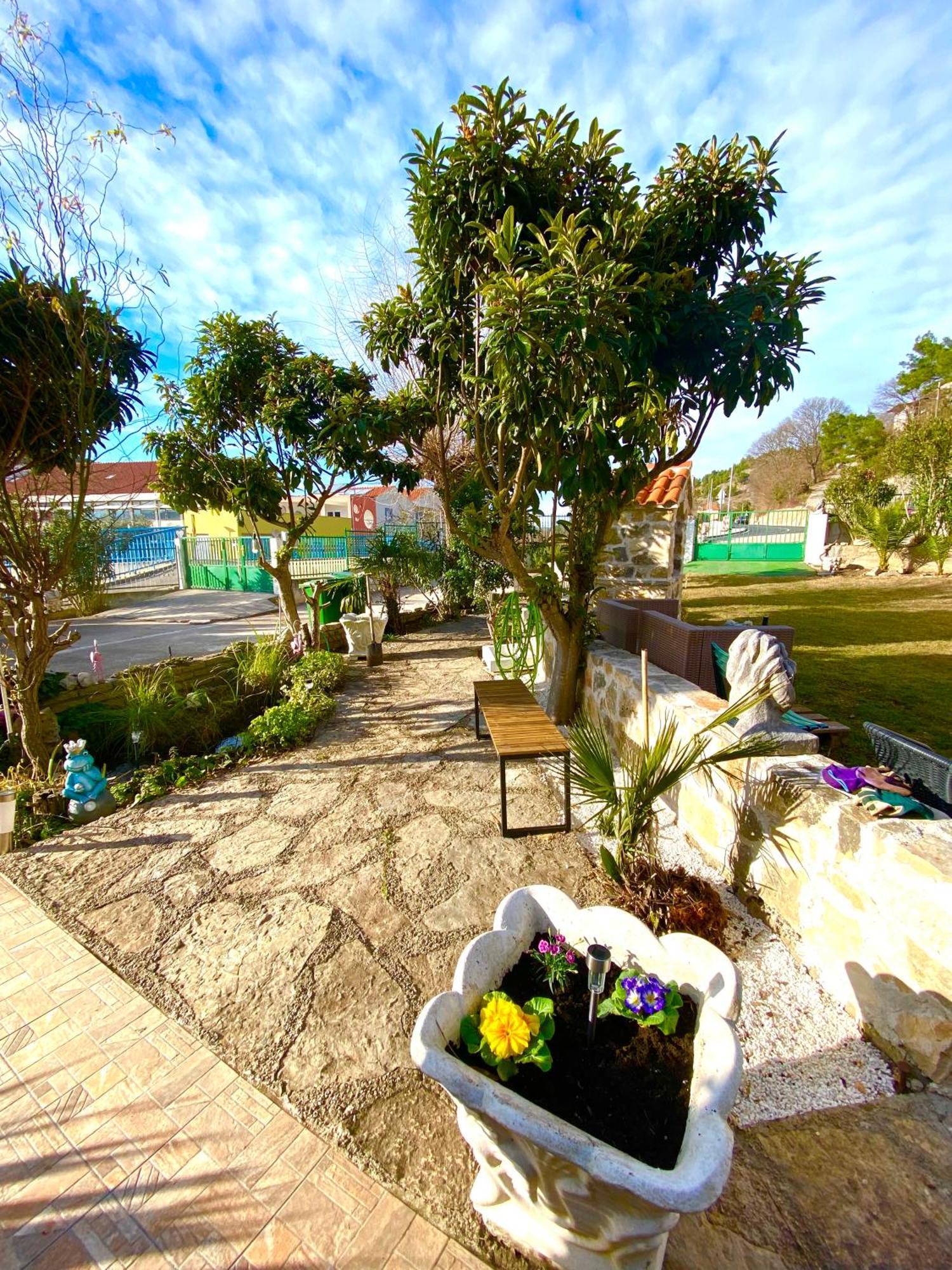 Casa Erceg Amor Vincit Omnia Skradin Esterno foto