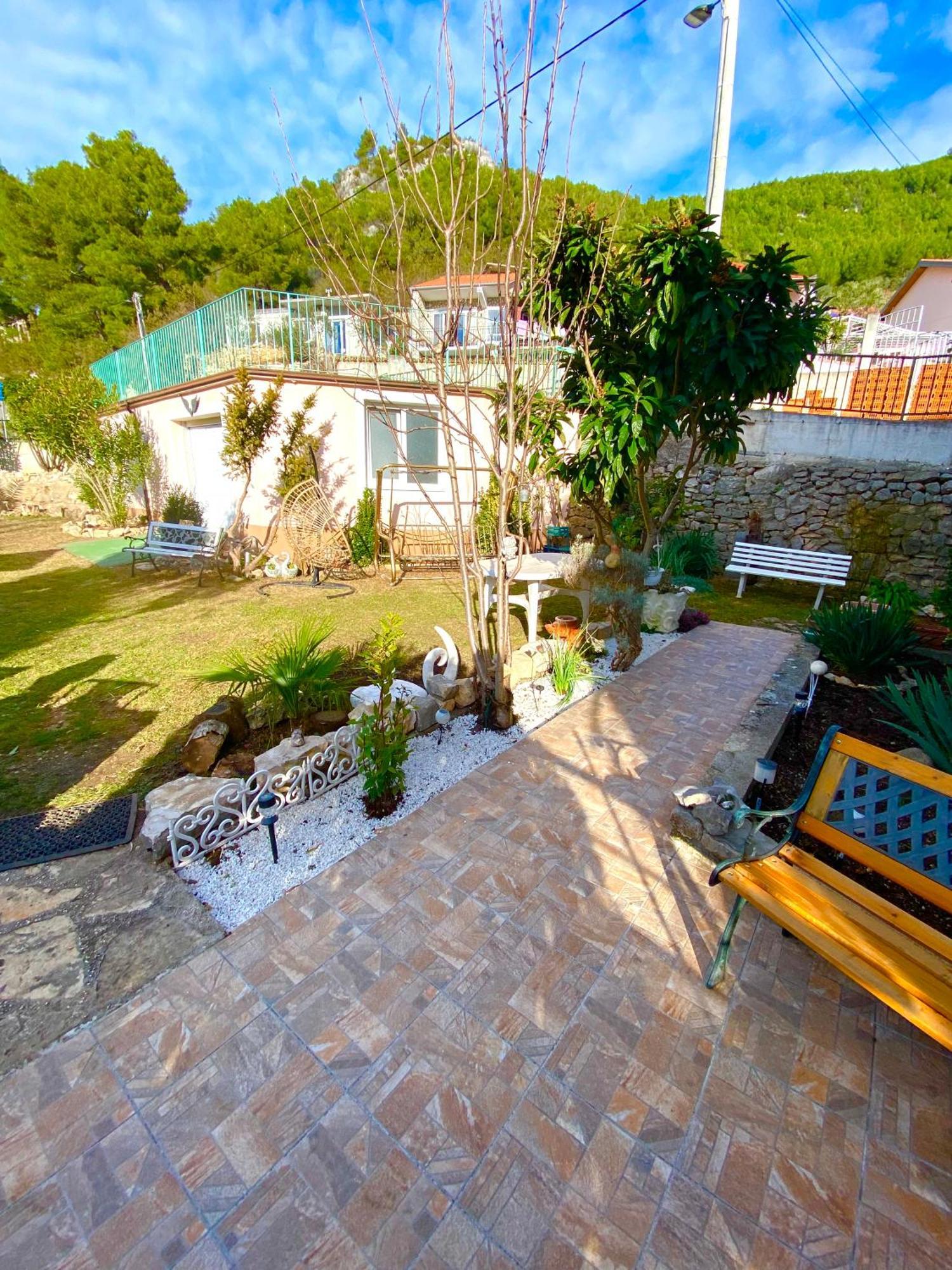 Casa Erceg Amor Vincit Omnia Skradin Esterno foto